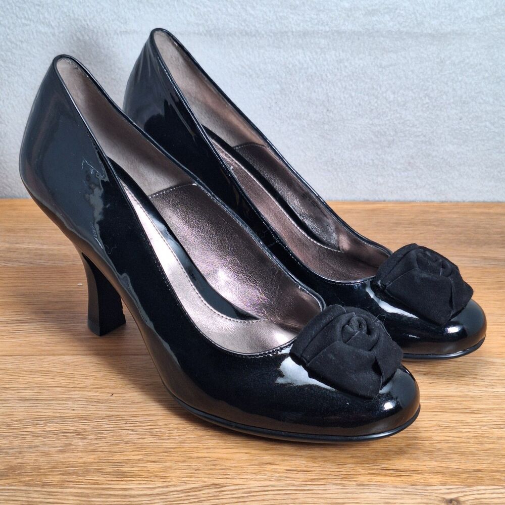 Sofft Women's 11 Peep Toe Pumps Black Patent Leather Floral Flower Detail  Heels